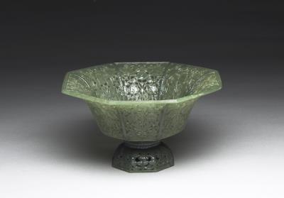 图片[2]-Jade eight-sided bowl with floral openwork decoration, India-China Archive